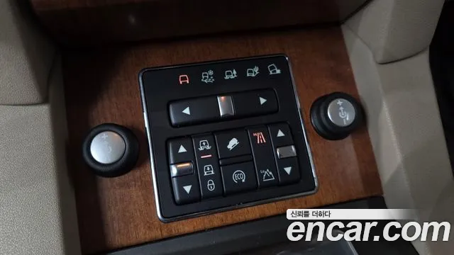 Land Rover Discovery 2014 thumb 12