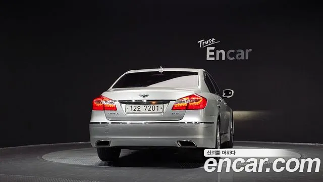 Hyundai Genesis 2013 thumb 4