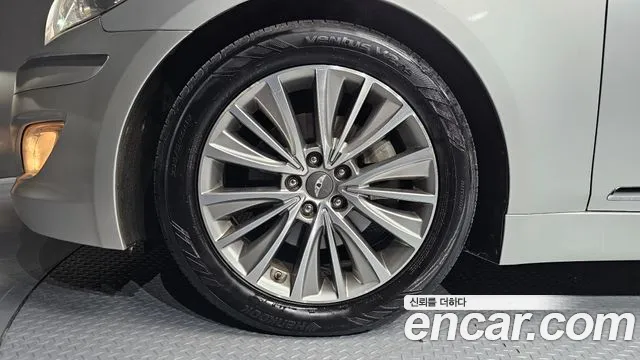 Hyundai Genesis 2013 thumb 5