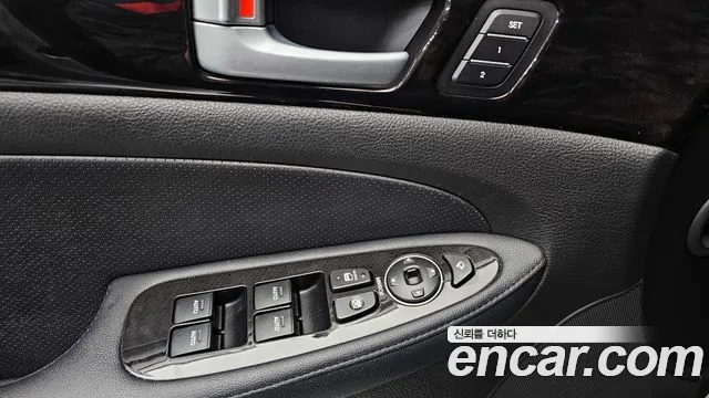 Hyundai Genesis 2013 thumb 12