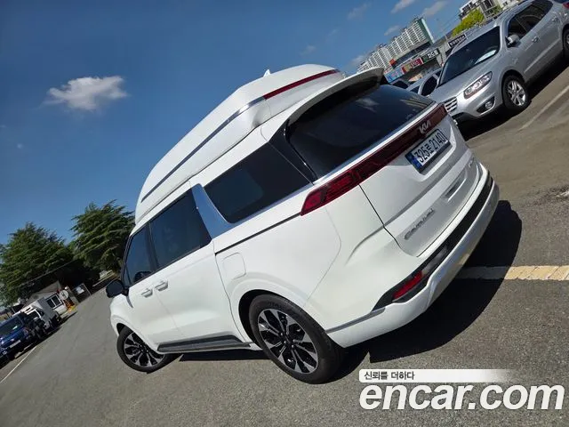 Kia Carnival 2021 thumb 2