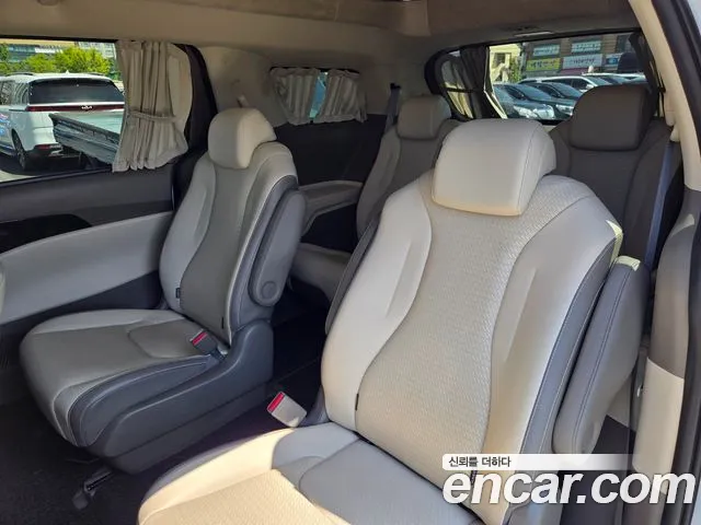 Kia Carnival 2021 thumb 10