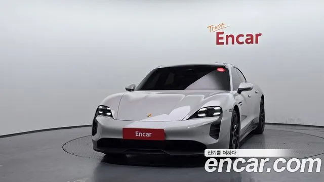 Porsche Taycan 2023 thumb 3