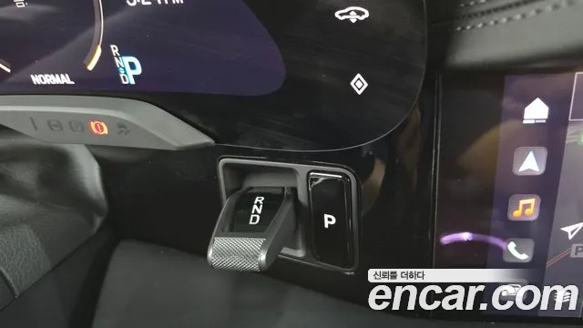 Porsche Taycan 2023 thumb 9