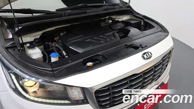 Kia Carnival 2019 thumb 6