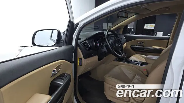 Kia Carnival 2019 thumb 10