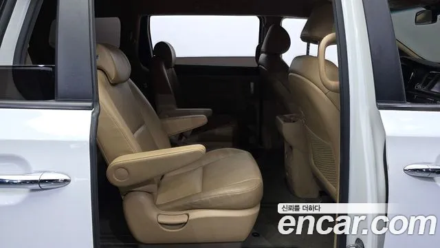 Kia Carnival 2019 thumb 11