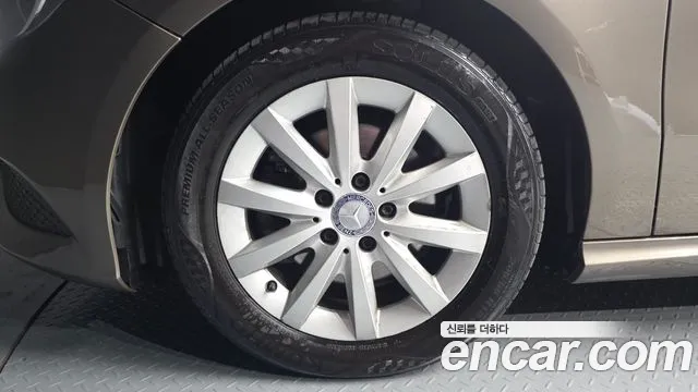 Mercedes-Benz A-Класс 2014 thumb 5