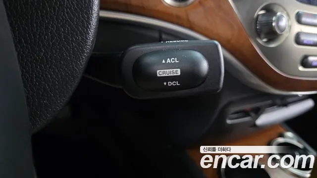 KG_Mobility_Ssangyong Chairman 2015 thumb 12