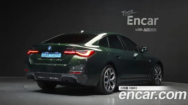 BMW i4 2022 thumb 2