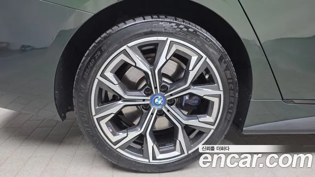 BMW i4 2022 thumb 5