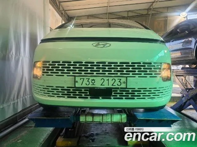 Hyundai Staria 2021 thumb 5