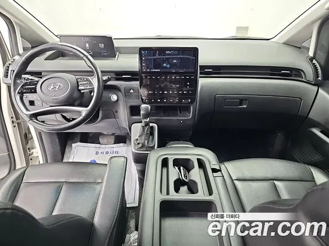 Hyundai Staria 2021 thumb 11