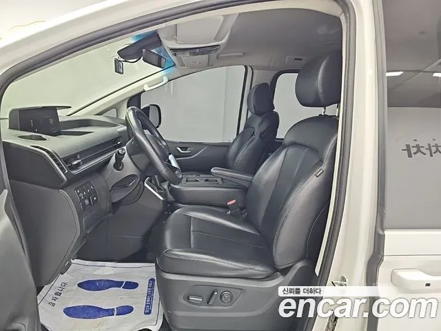 Hyundai Staria 2021 thumb 12