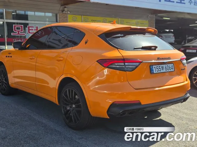 Maserati Levante 2022 thumb 3