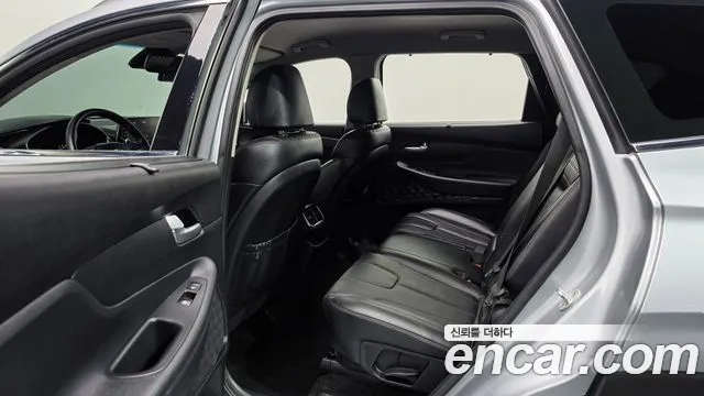Hyundai Santa Fe 2018 thumb 11