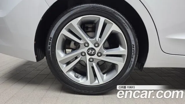 Hyundai Avante 2017 thumb 5