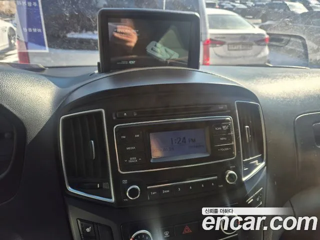 Hyundai Starex 2016 thumb 10