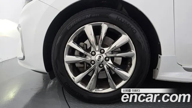 Kia Carnival 2019 thumb 5