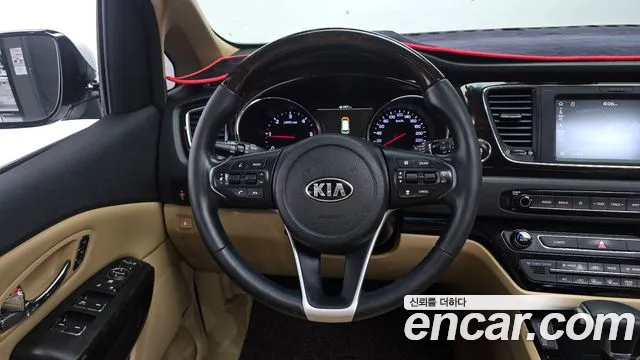 Kia Carnival 2019 thumb 12