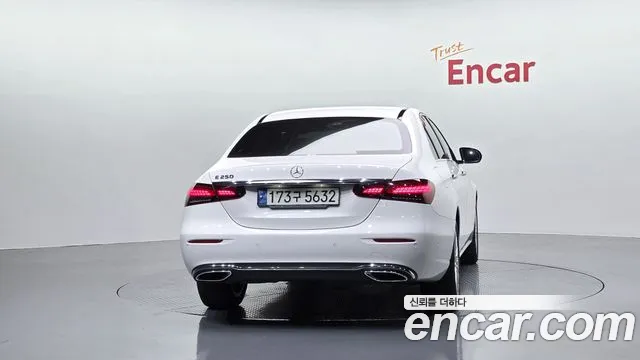 Mercedes-Benz E-Класс 2021 thumb 4