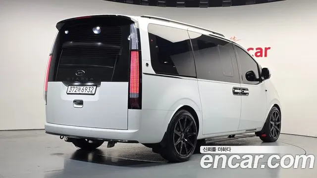 Hyundai Staria 2021 thumb 2