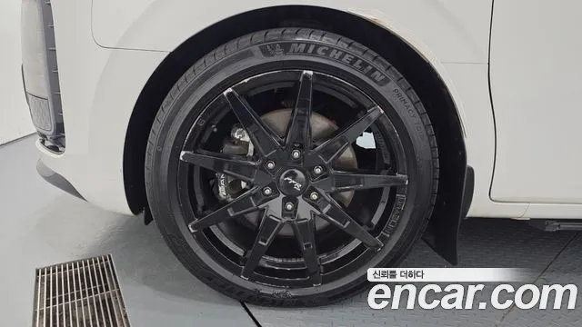 Hyundai Staria 2021 thumb 5