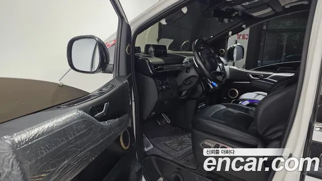 Hyundai Staria 2021 thumb 10