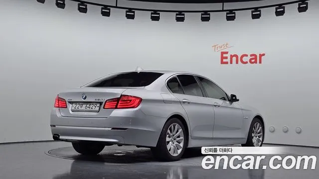 BMW 5-Series 2013 thumb 2