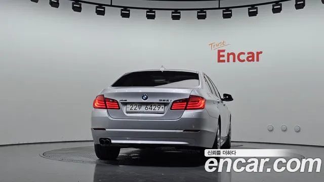 BMW 5-Series 2013 thumb 4