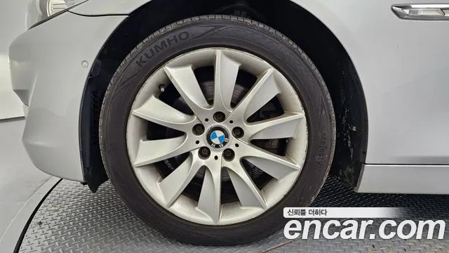 BMW 5-Series 2013 thumb 5