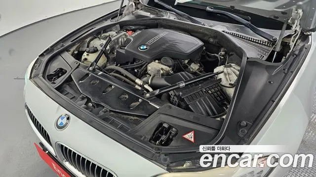 BMW 5-Series 2013 thumb 6