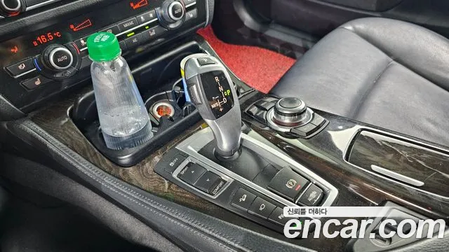 BMW 5-Series 2013 thumb 9