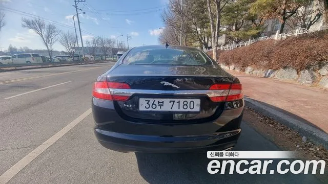 Jaguar XF 2013 thumb 4