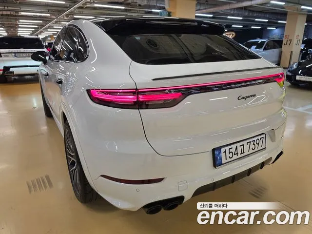 Porsche Cayenne 2022 thumb 3