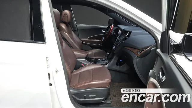 Hyundai Santa Fe 2017 thumb 11