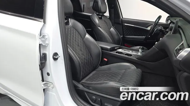 Genesis G70 2017 thumb 11