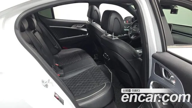 Genesis G70 2017 thumb 12