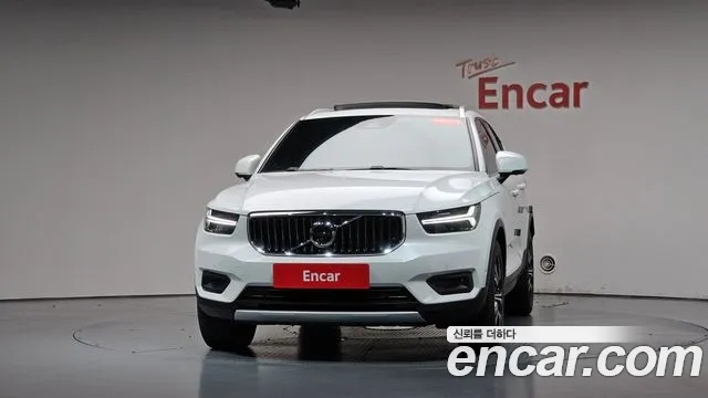 Volvo XC40 2021 thumb 2