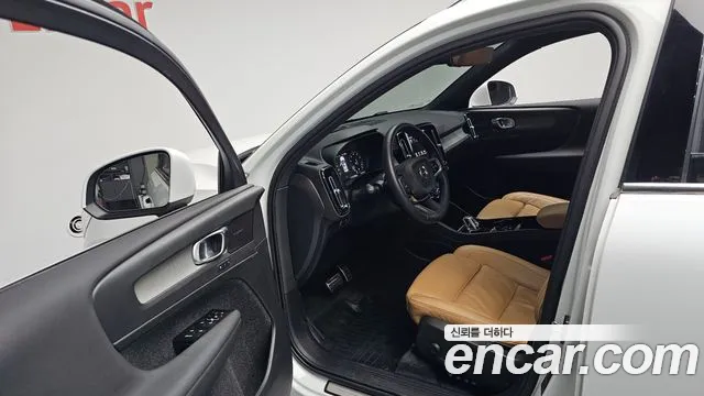 Volvo XC40 2021 thumb 9