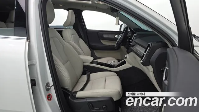 Volvo XC40 2024 thumb 11