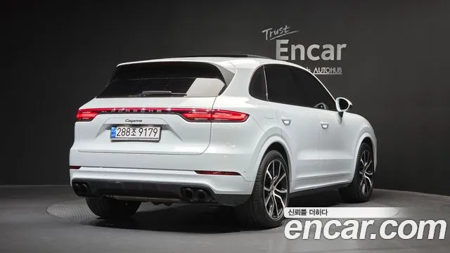 Porsche Cayenne 2023 thumb 2