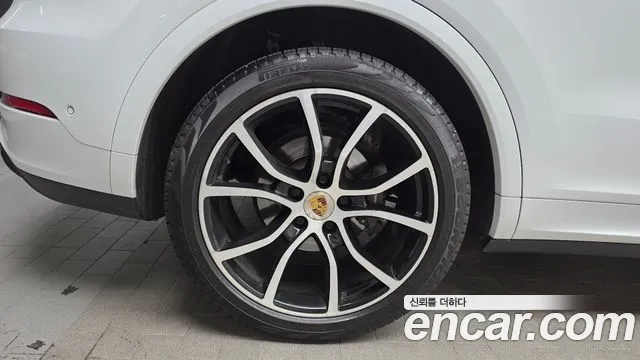 Porsche Cayenne 2023 thumb 5