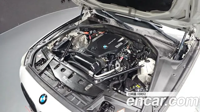 BMW 5-Series 2015 thumb 5