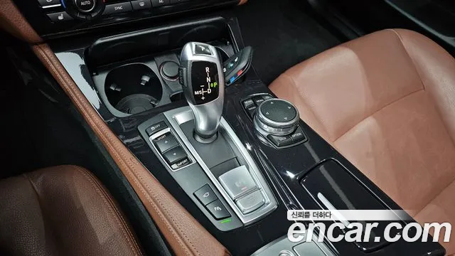 BMW 5-Series 2015 thumb 8