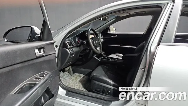 Kia K5 2016 thumb 10