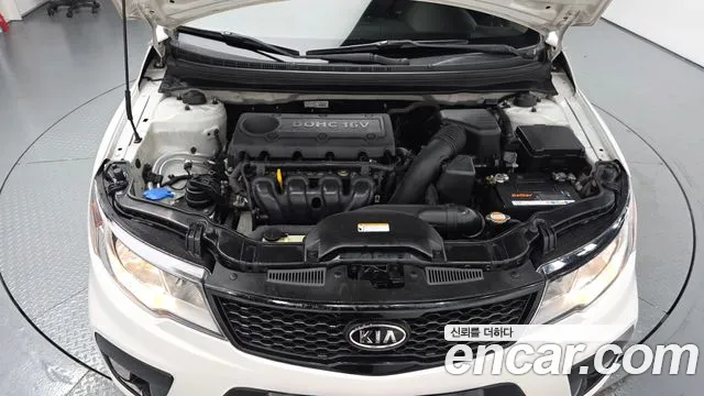 Kia Carens 2010 thumb 5