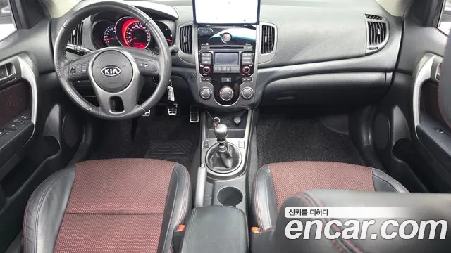 Kia Carens 2010 thumb 6
