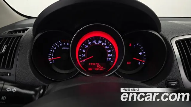 Kia Carens 2010 thumb 7