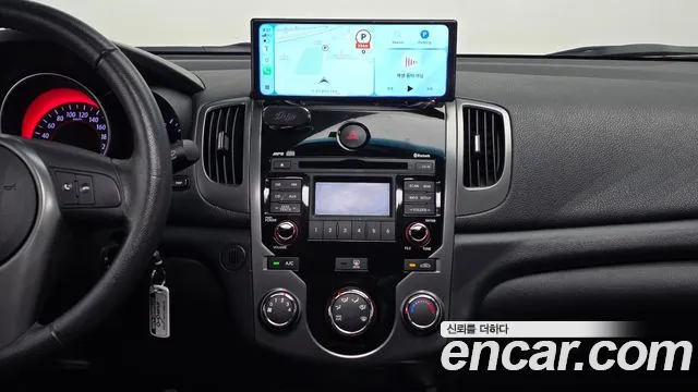 Kia Carens 2010 thumb 12